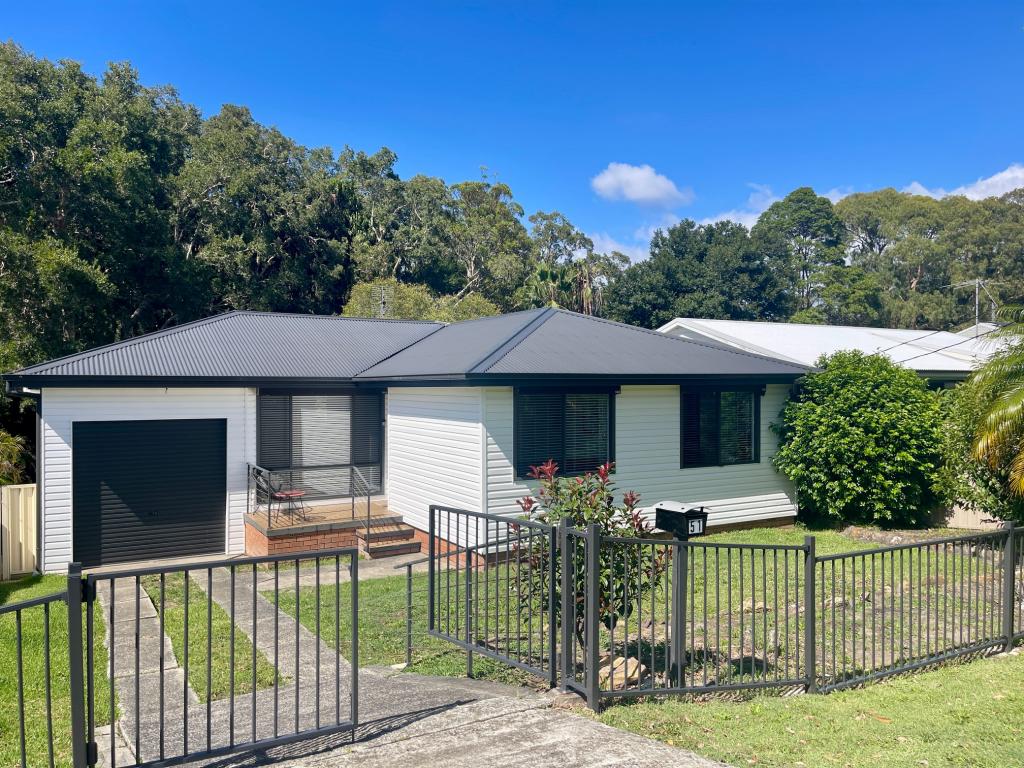 51 Sixth Ave, Toukley, NSW 2263