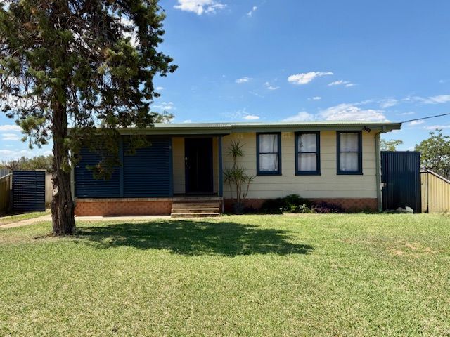 8 Wambiana St, Nyngan, NSW 2825