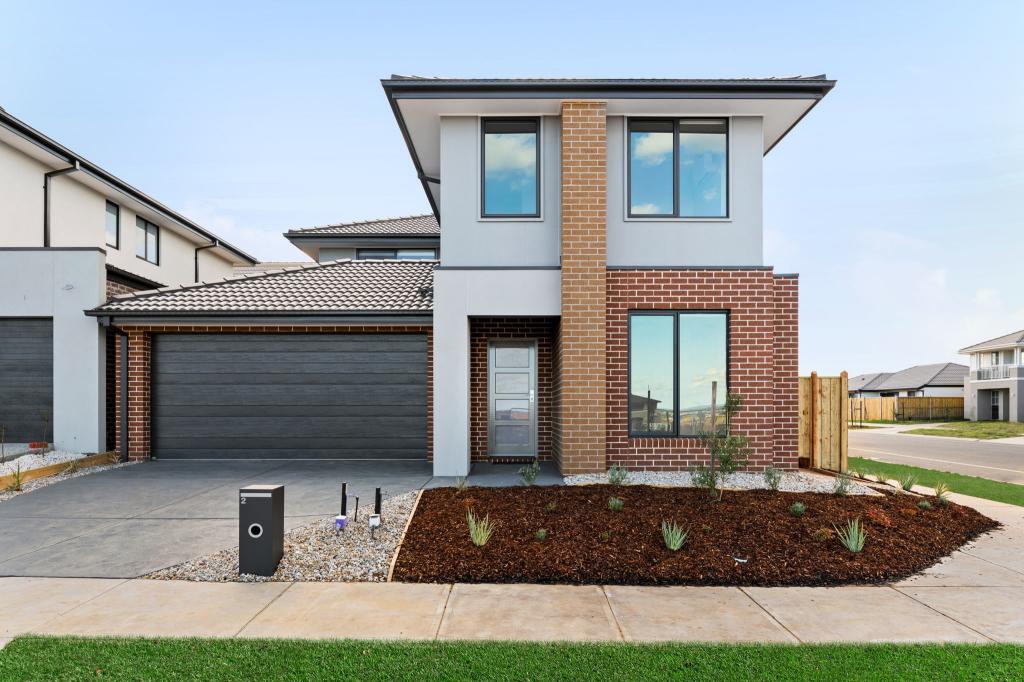 2 SANDALWOOD CRES, CLYDE NORTH, VIC 3978
