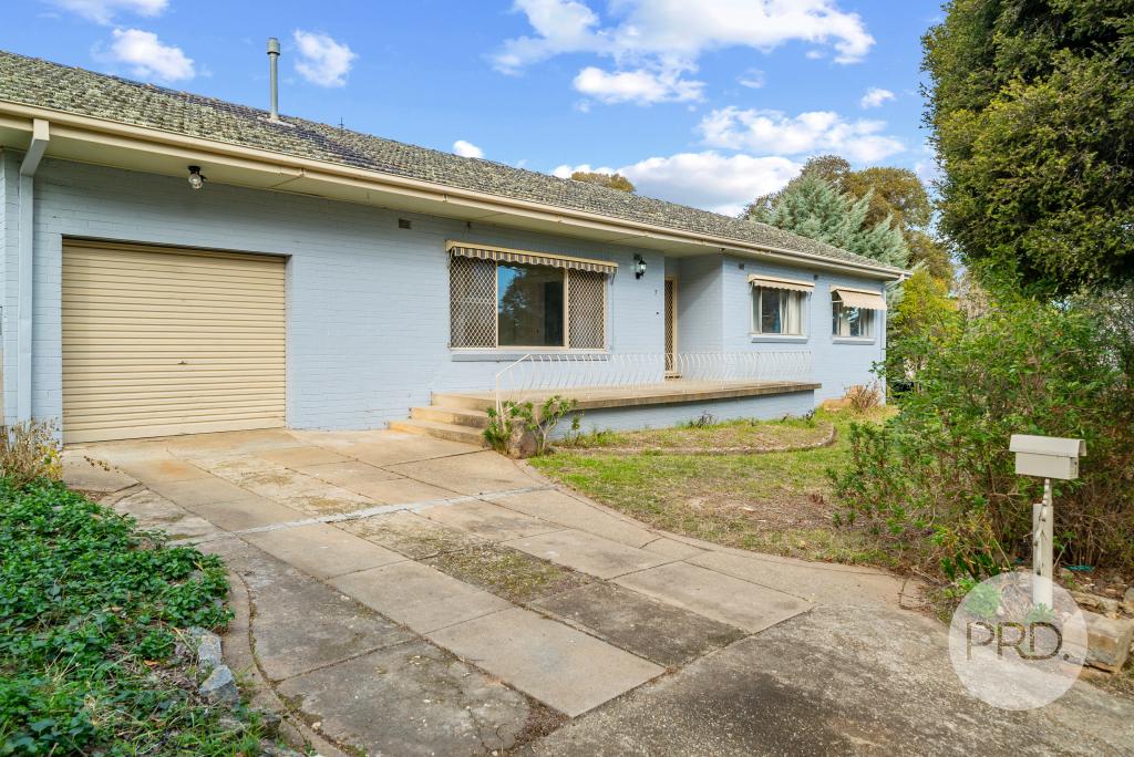 7 Acacia St, Kooringal, NSW 2650