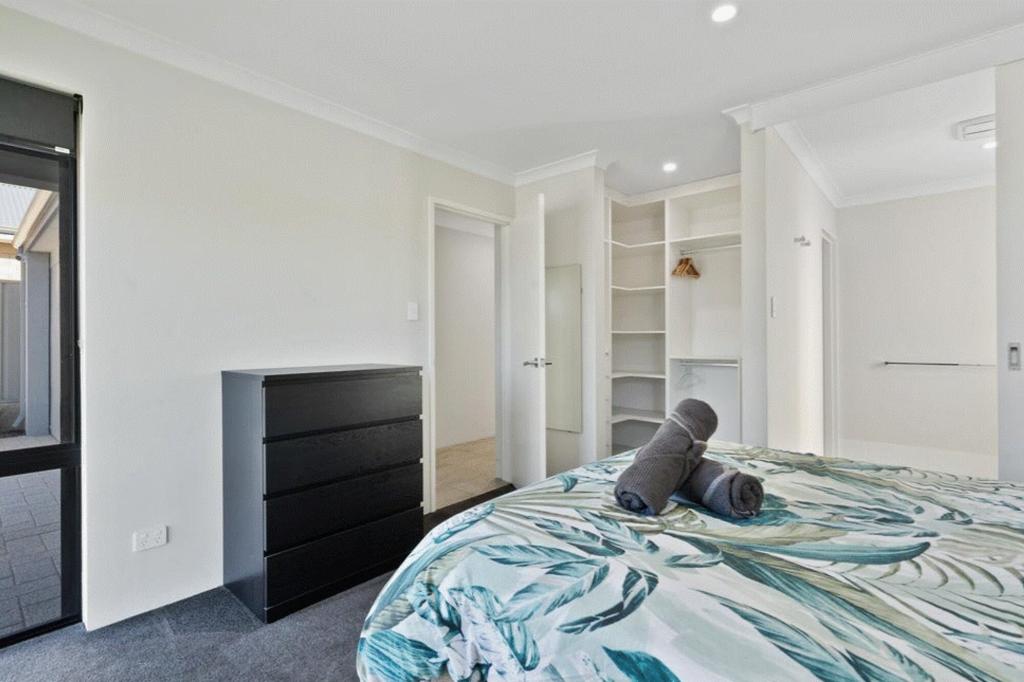 15 SANDCASTLE ST, YANCHEP, WA 6035
