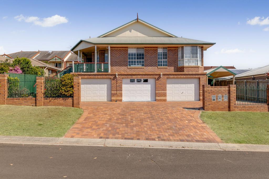2/32 JULL DR, CENTENARY HEIGHTS, QLD 4350