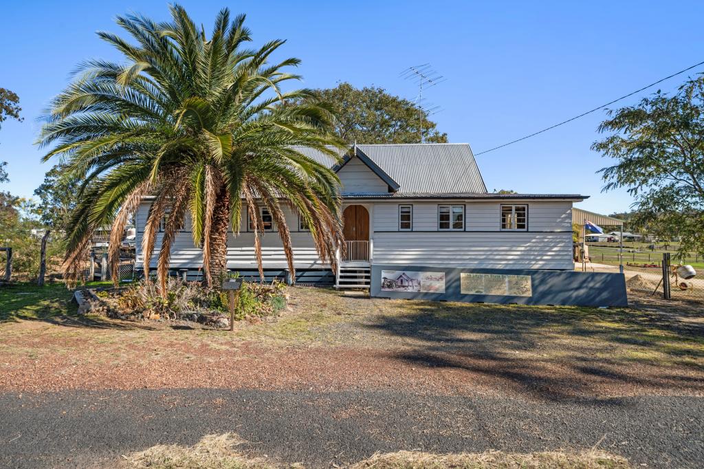 21 Macintyre St, Leyburn, QLD 4365