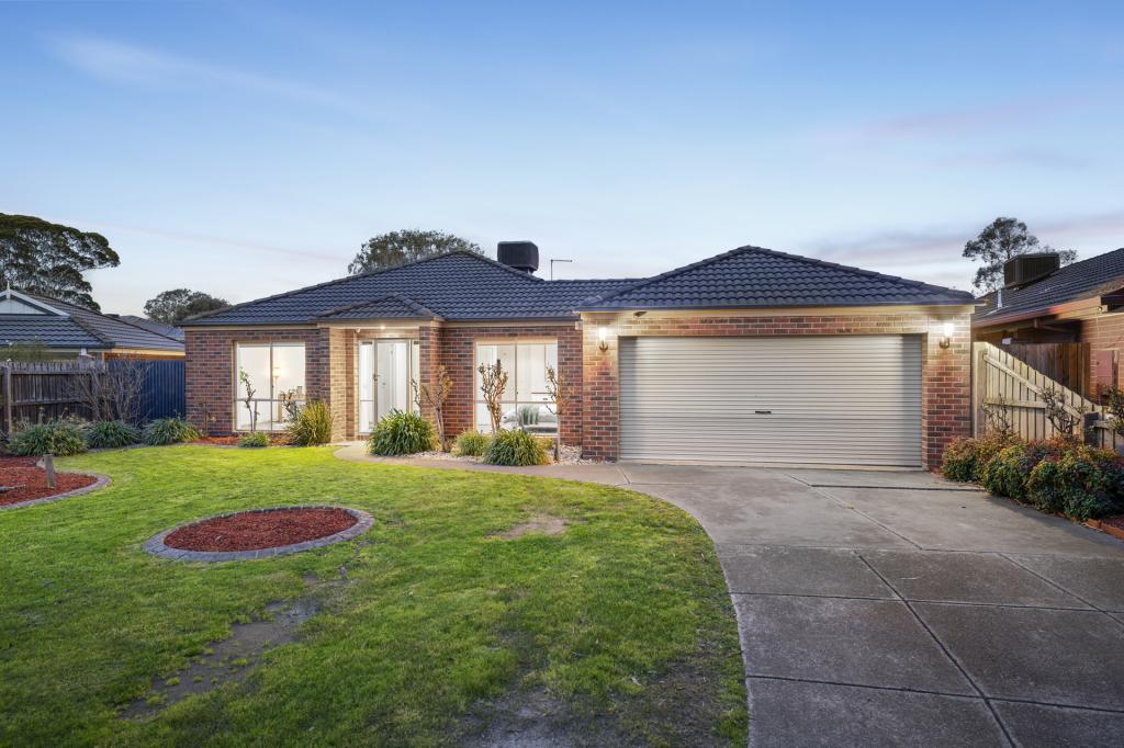 6 May Gibbs Cres, Lynbrook, VIC 3975