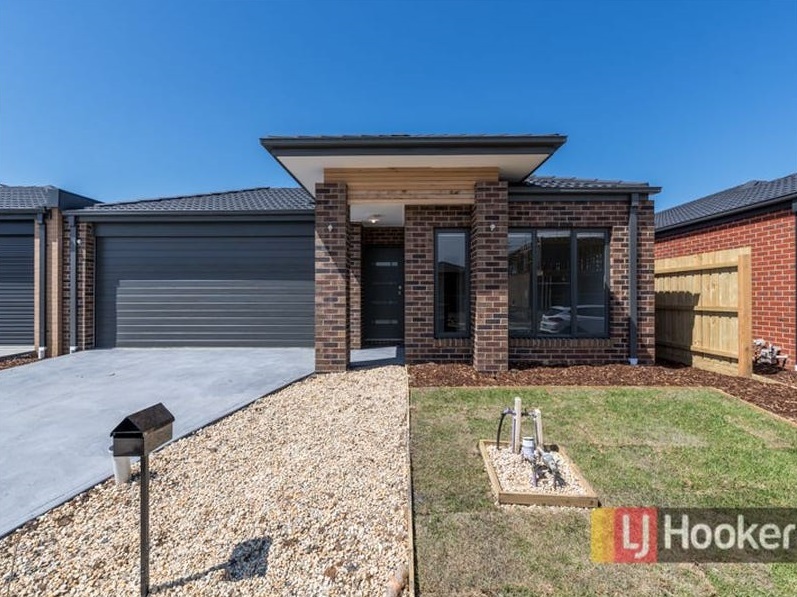 18 Chevrolet Rd, Cranbourne East, VIC 3977