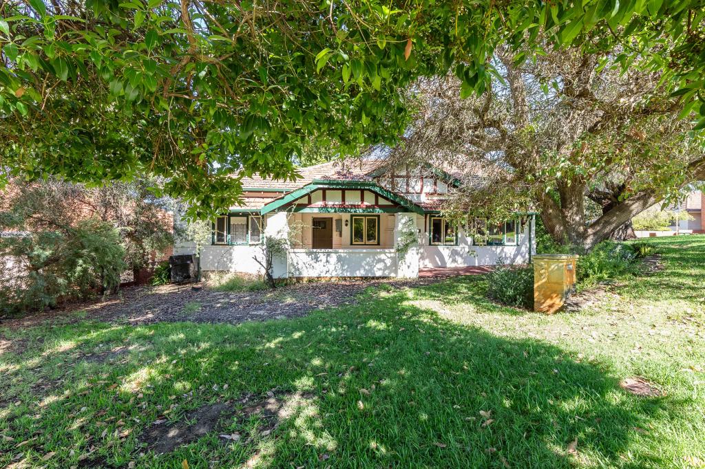 15 Robin St, Menora, WA 6050