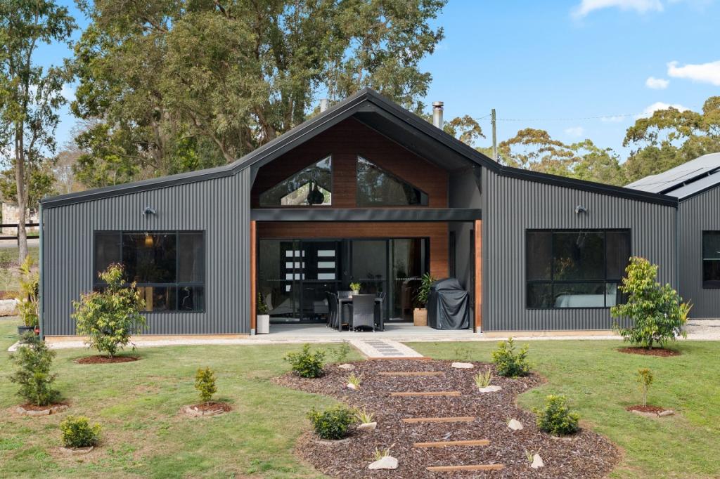 21 THE BALLABOURNEEN, LOVEDALE, NSW 2325