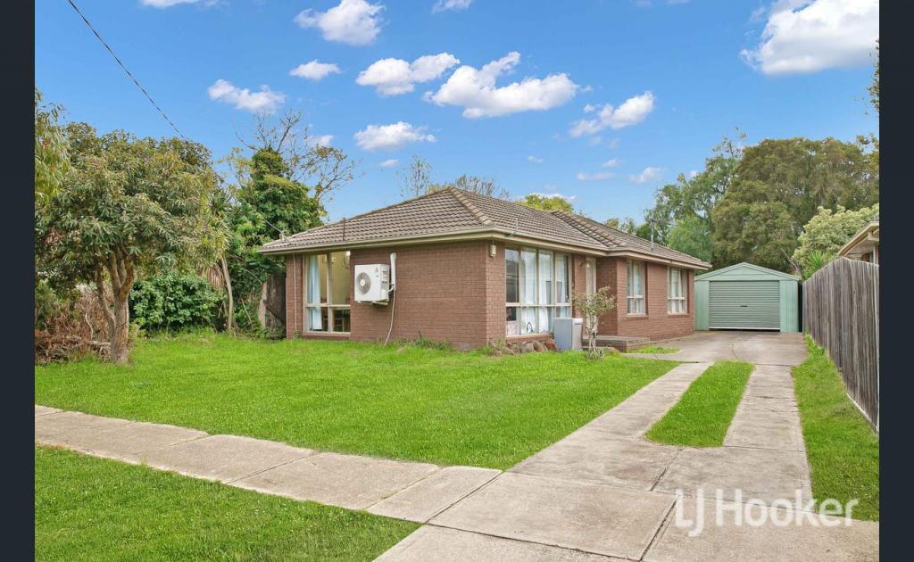 14 Bennett St, Melton South, VIC 3338