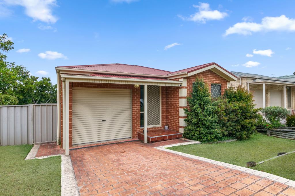 7 ROANOKE DR, LAKE MUNMORAH, NSW 2259