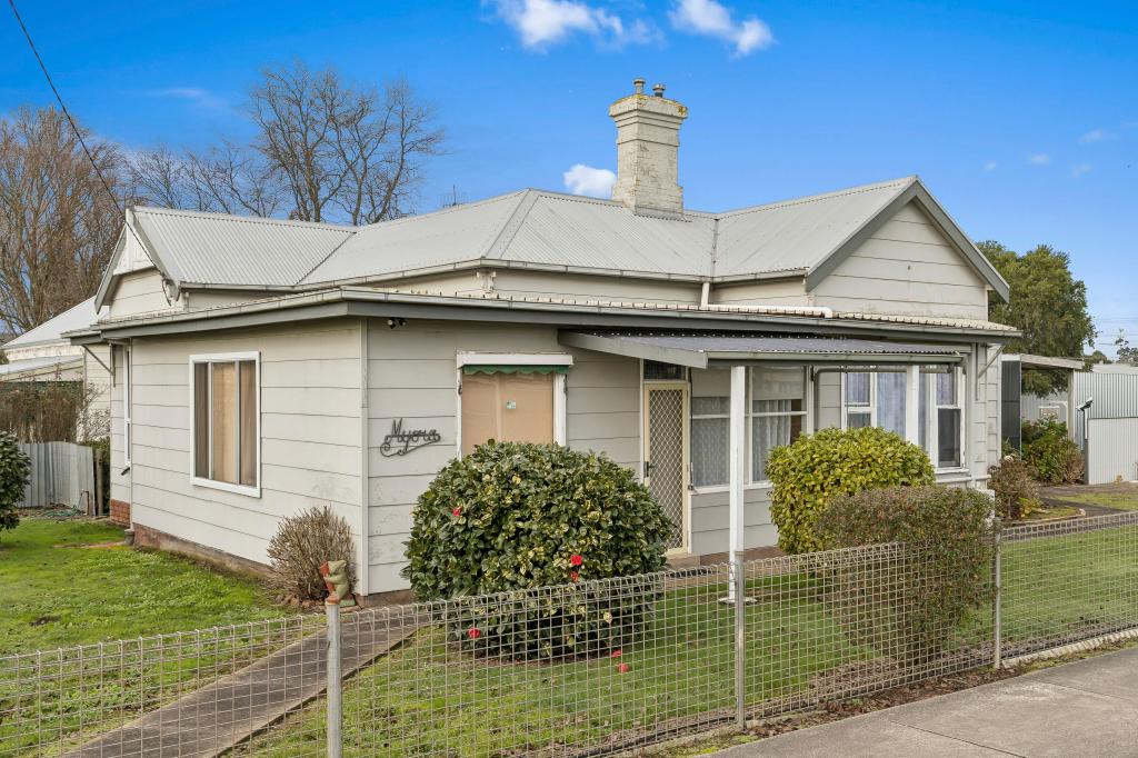 39 Parrott St, Cobden, VIC 3266