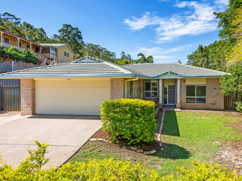 13 AMANU CRES, PACIFIC PINES, QLD 4211
