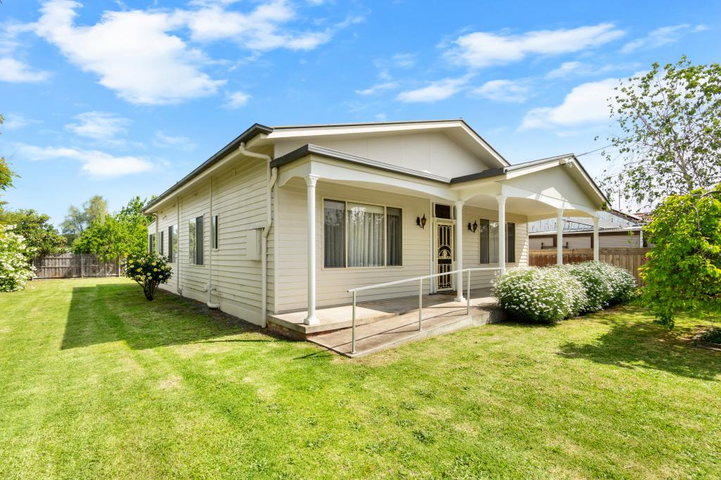 12 Jones St, Stratford, VIC 3862