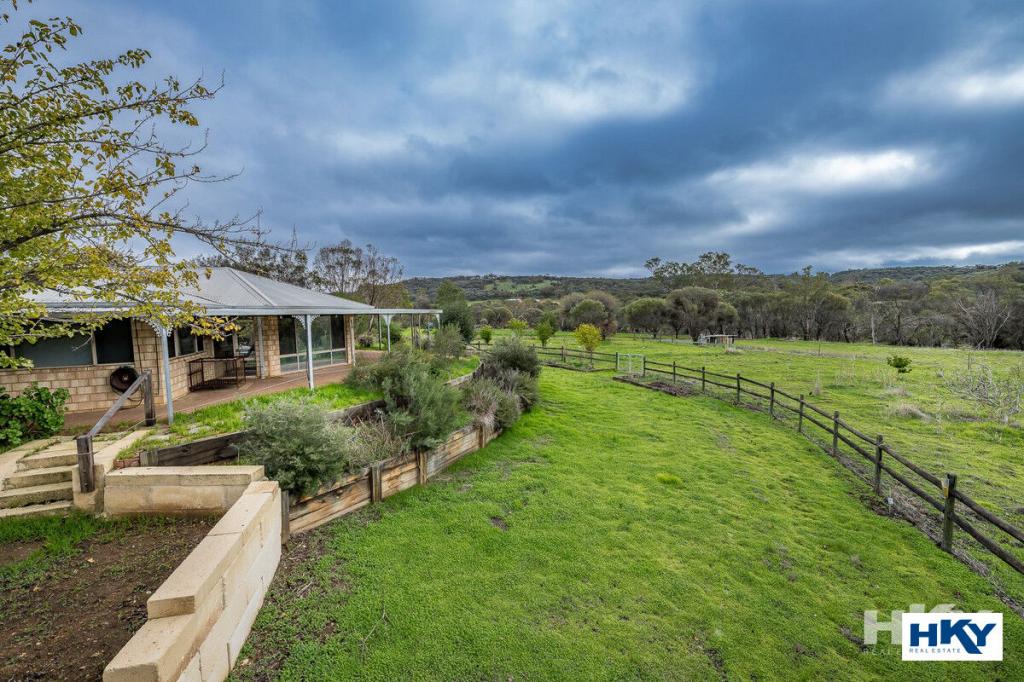 26 AVON TCE, WEST TOODYAY, WA 6566