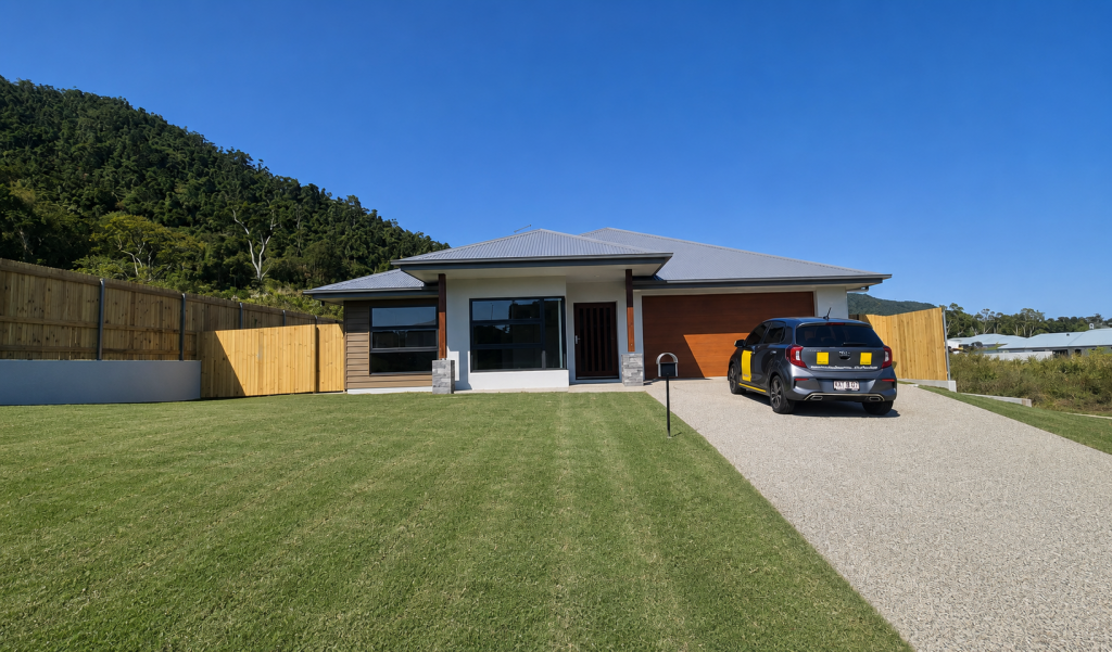 30 PEARL ST, CANNONVALE, QLD 4802