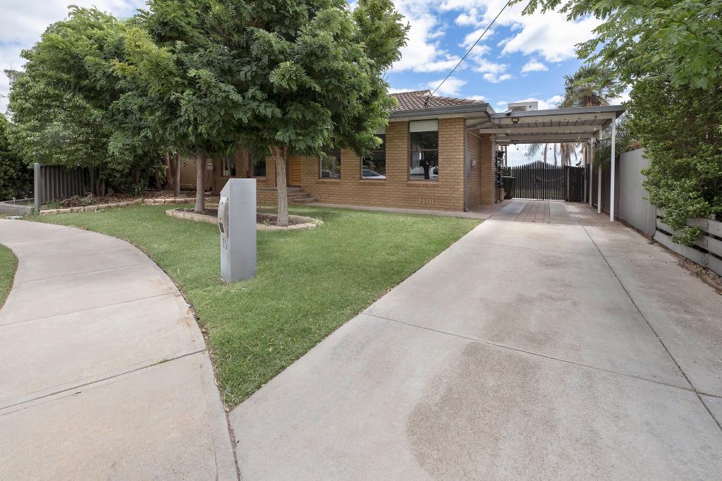 19 MELLOR GR, SWAN HILL, VIC 3585