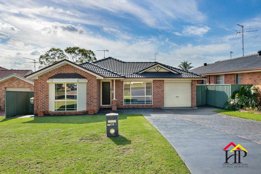 14 Outram Pl, Currans Hill, NSW 2567