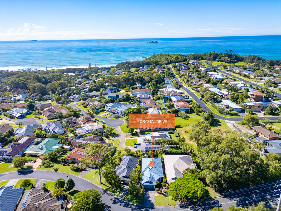 4 Crystal Dr, Sapphire Beach, NSW 2450