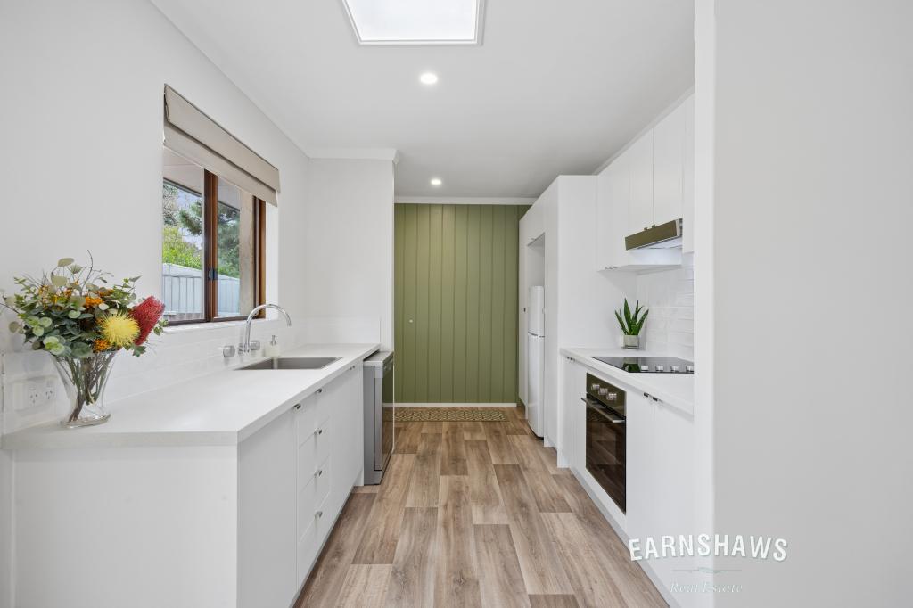 11 Railway Pde, Glen Forrest, WA 6071