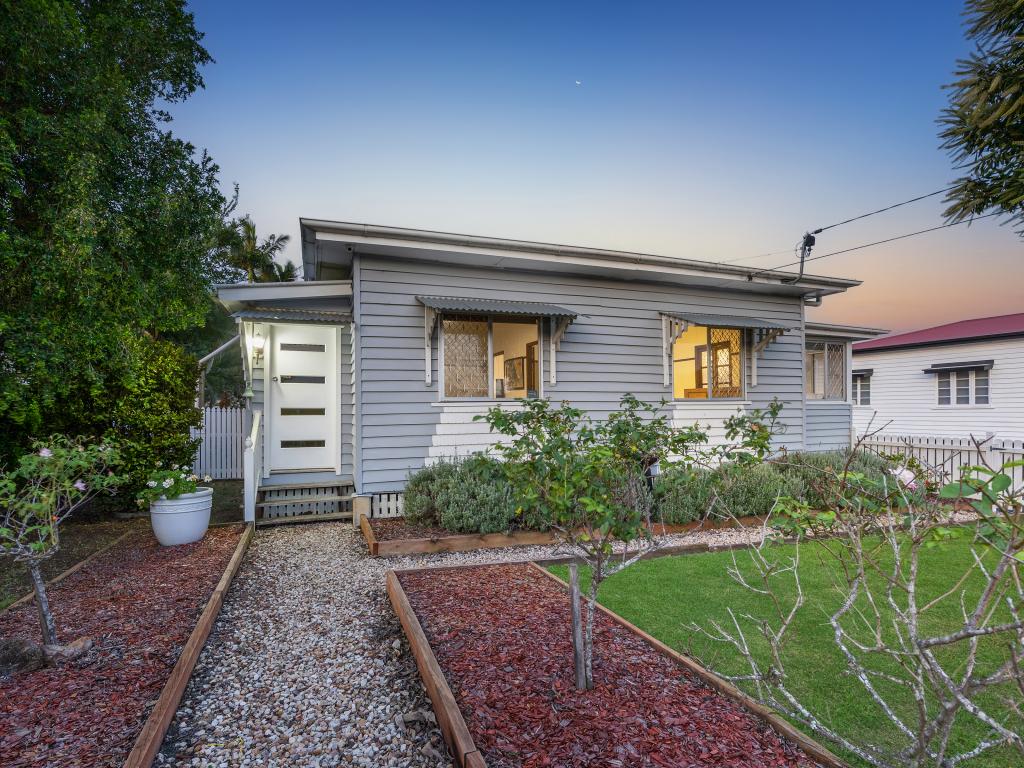 7 Greenham St, Raceview, QLD 4305