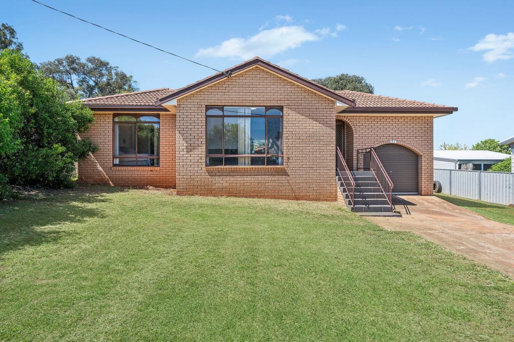 70 Tucklan St, Dunedoo, NSW 2844