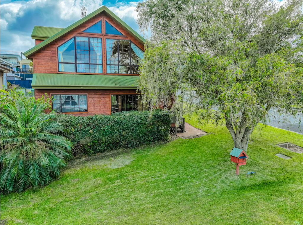 1 Pearce Ave, Belmont, NSW 2280