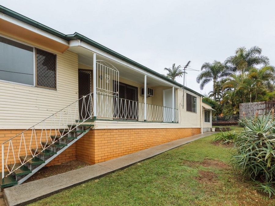 1b Rowena St, Churchill, QLD 4305