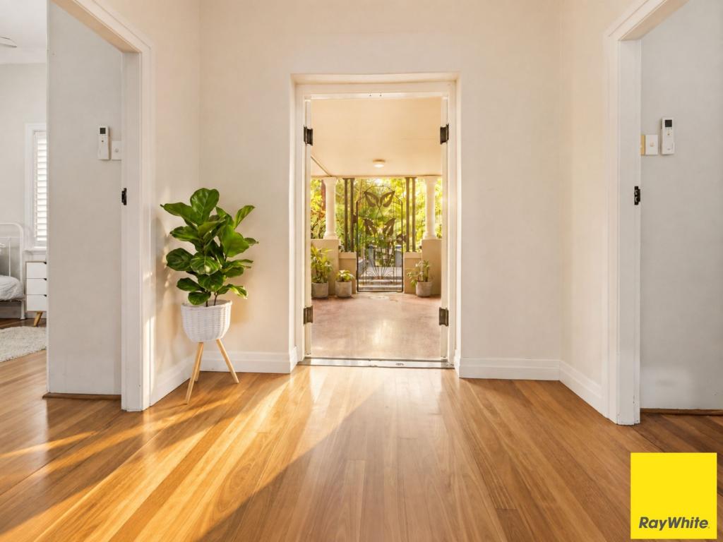 207-215 Bruce Hwy, Edmonton, QLD 4869