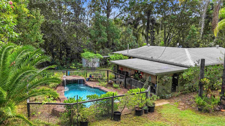 6 Kwalt Rd, Canina, QLD 4570