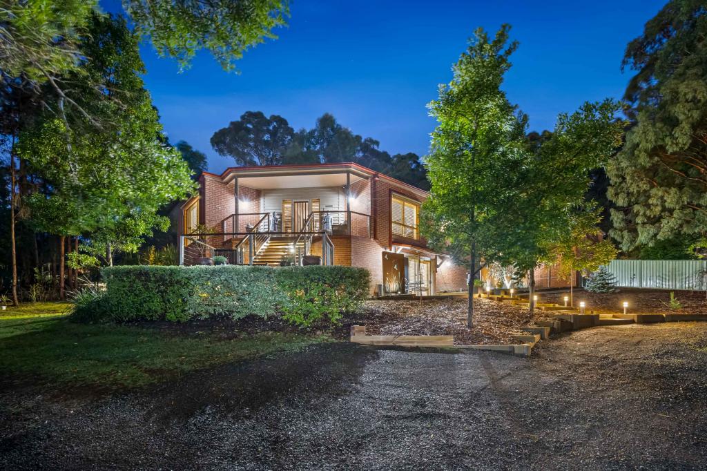 32 Stringybark Dr, Brown Hill, VIC 3350