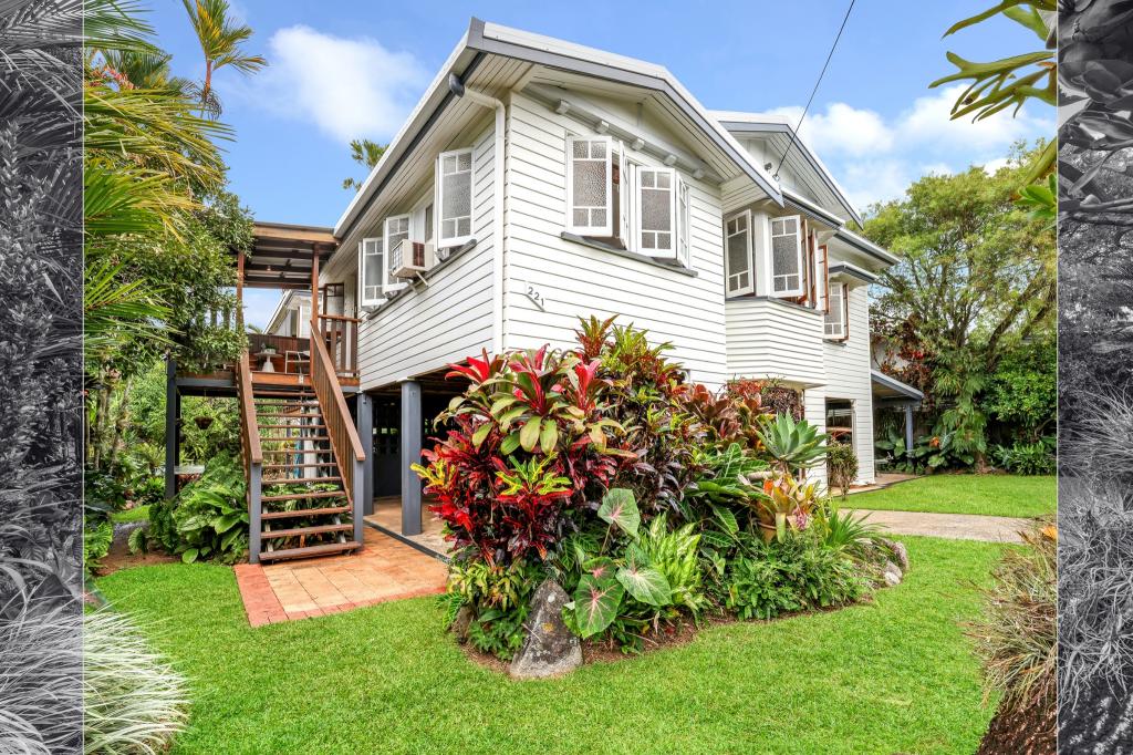 221 Woodward St, Whitfield, QLD 4870
