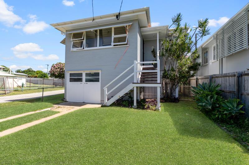 1 Third Ave, Scarborough, QLD 4020