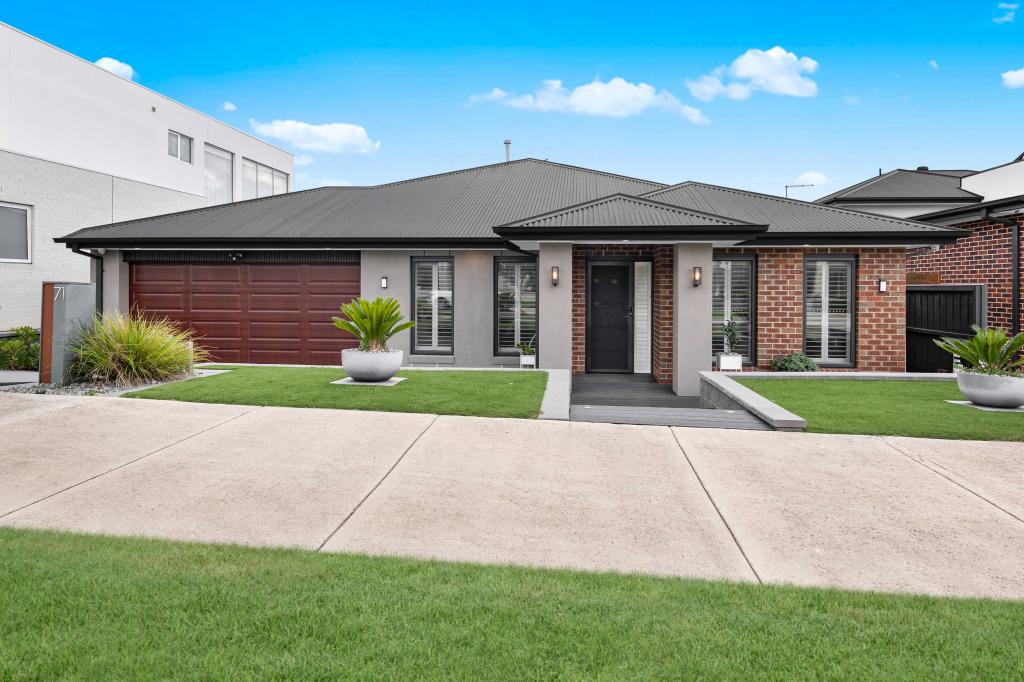 71 Hillview Rd, Greenvale, VIC 3059