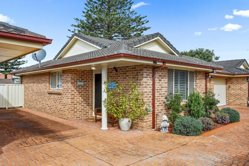 2/30 Pur Pur Ave, Lake Illawarra, NSW 2528