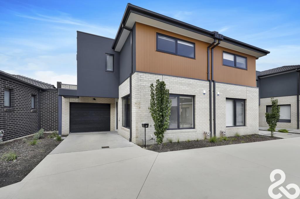 23 Midnight Cct, South Morang, VIC 3752