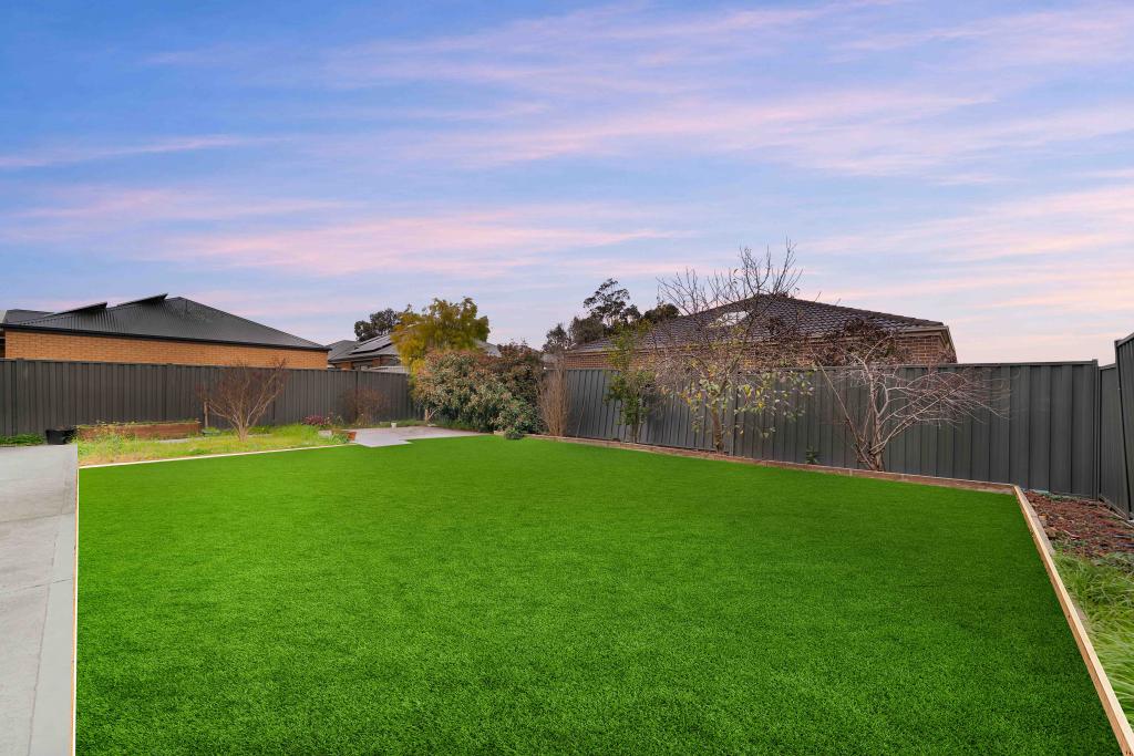 52 Hawkstone Rd, Manor Lakes, VIC 3024