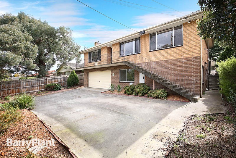 11 Mcdermott Ave, Mooroolbark, VIC 3138