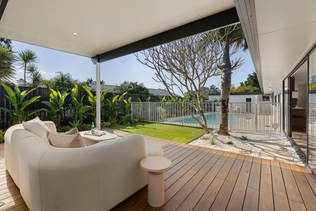 6 Hixson Ct, Mermaid Waters, QLD 4218