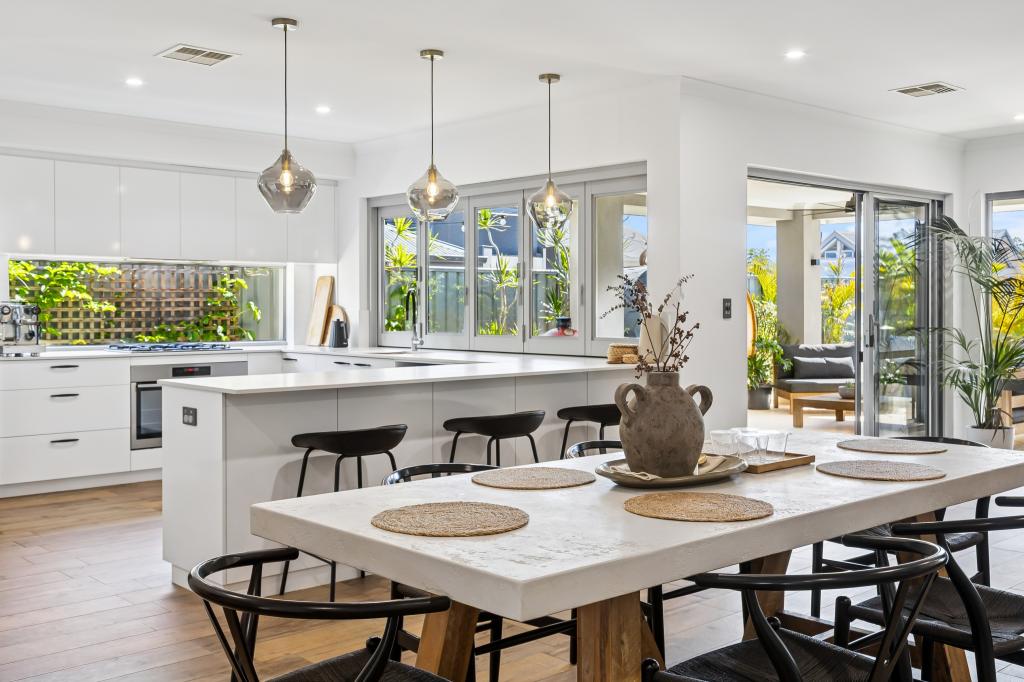 6 Nemagold Gr, Coogee, WA 6166