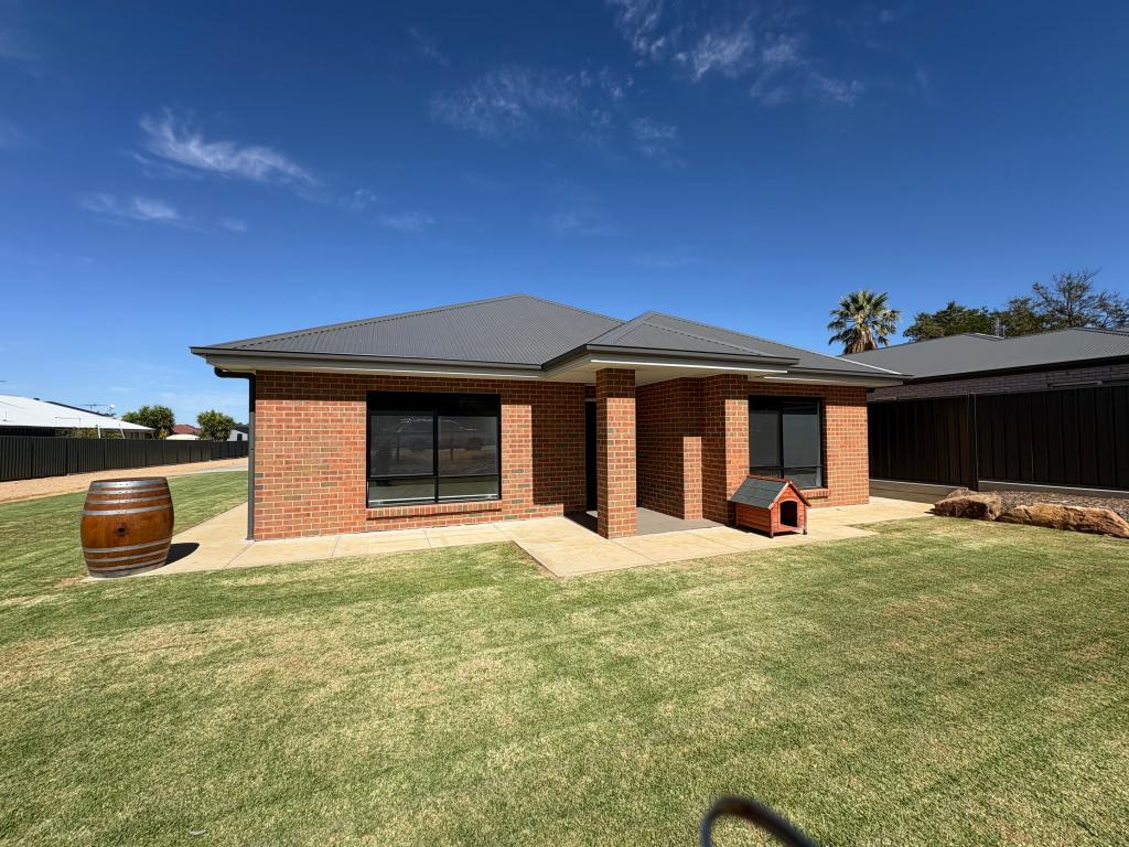 9 Samuel Rd, Nuriootpa, SA 5355