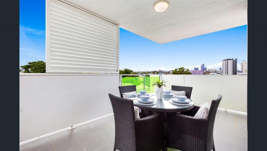 302/159 Logan Rd, Woolloongabba, QLD 4102