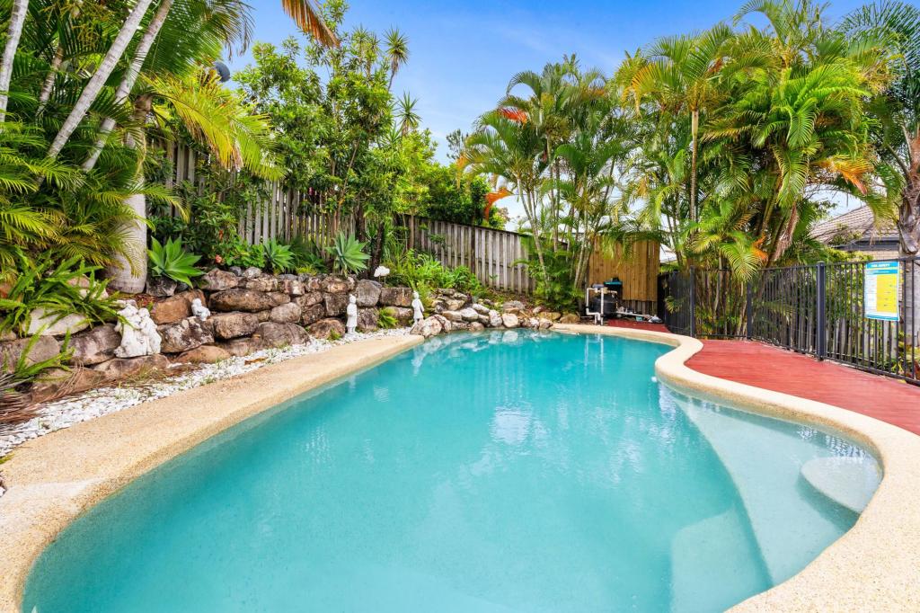 17 Nandi Tce, Pacific Pines, QLD 4211