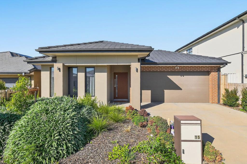 15 Sunburnt Cct, Clyde North, VIC 3978