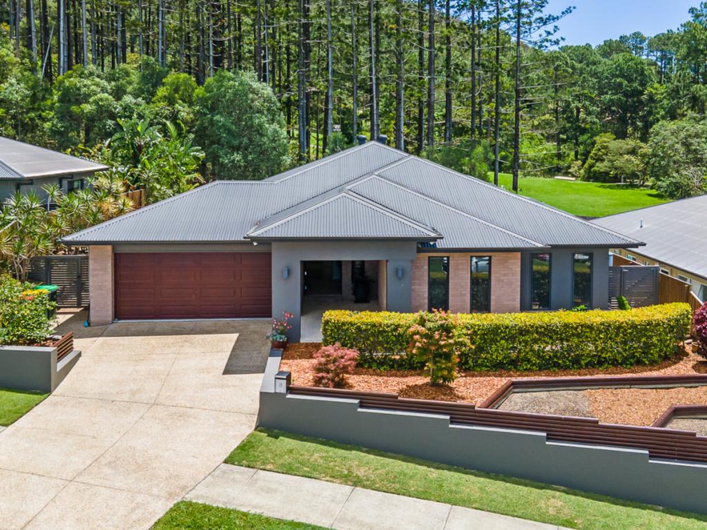 13 PLUM PINE ST, MAUDSLAND, QLD 4210