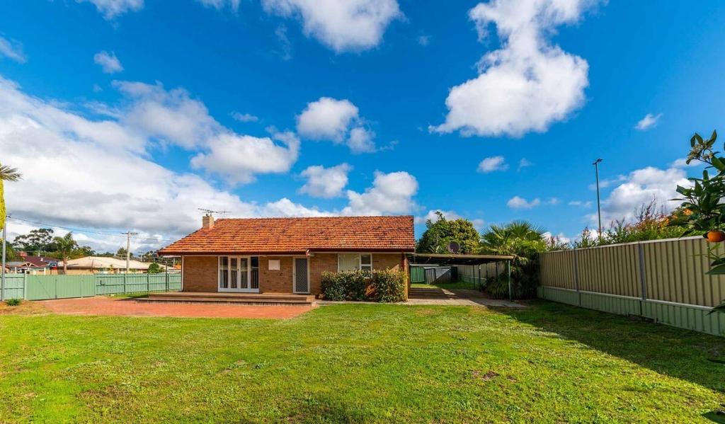 14 Piesse Pl, Seville Grove, WA 6112