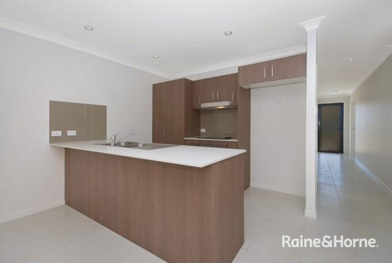1/2 Hinkler Ct, Rural View, QLD 4740