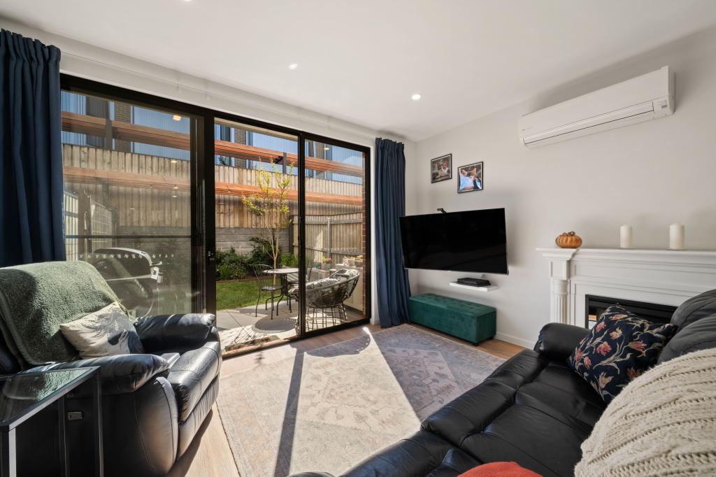 105/2 Woodberry Ave, Coombs, ACT 2611