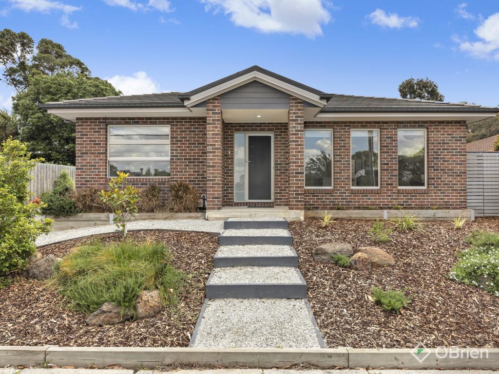 1/4 Herbert Cres, Sunbury, VIC 3429