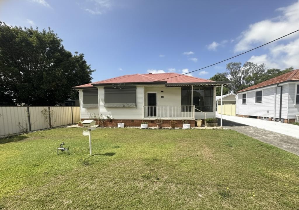 4 Dean Ave, Raymond Terrace, NSW 2324