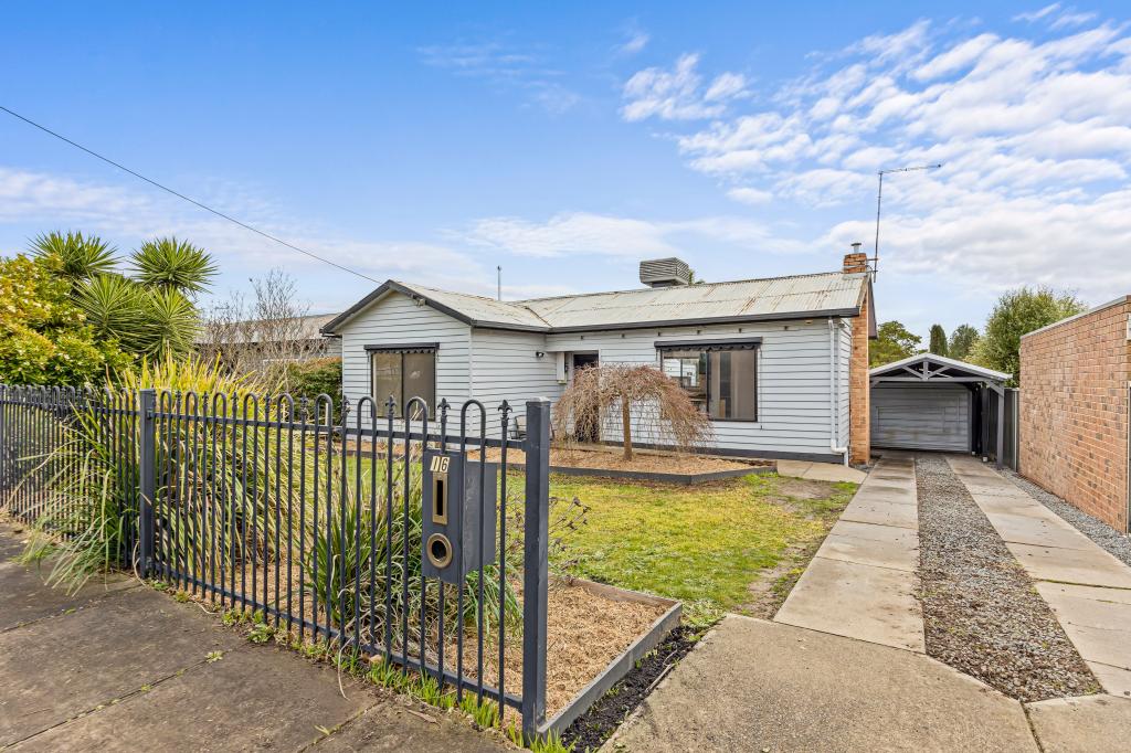 16 Clarke St, Ararat, VIC 3377