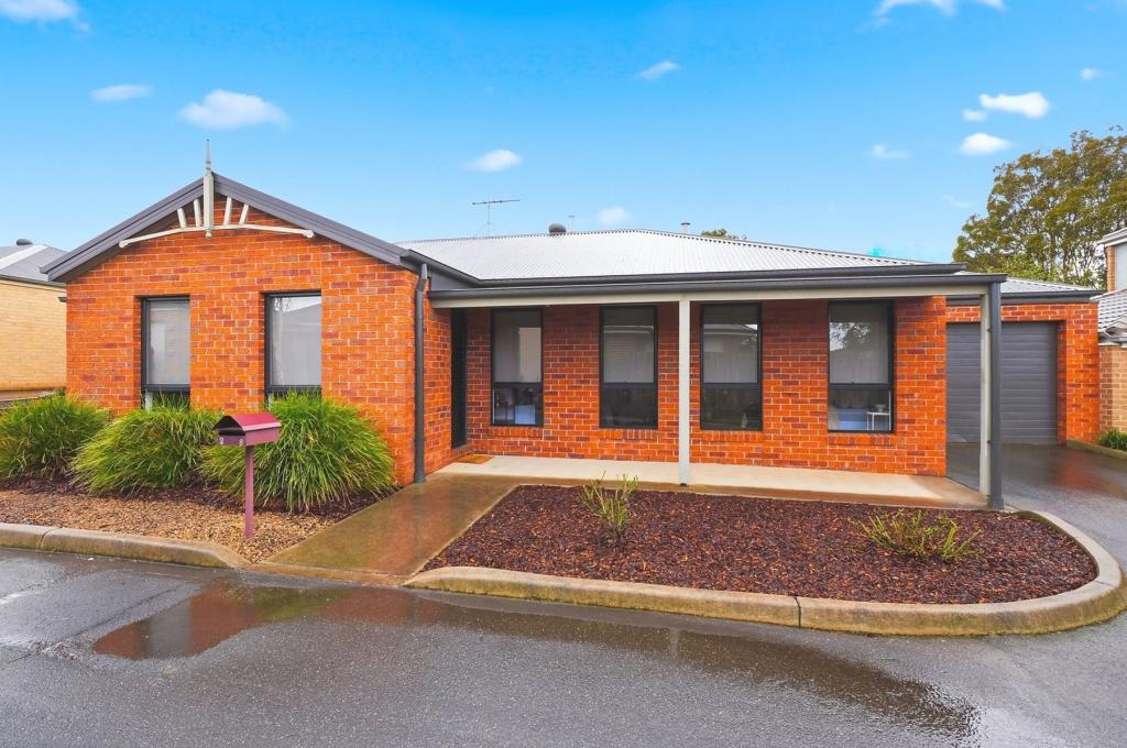 2/8 Silverdale Dr, Darley, VIC 3340